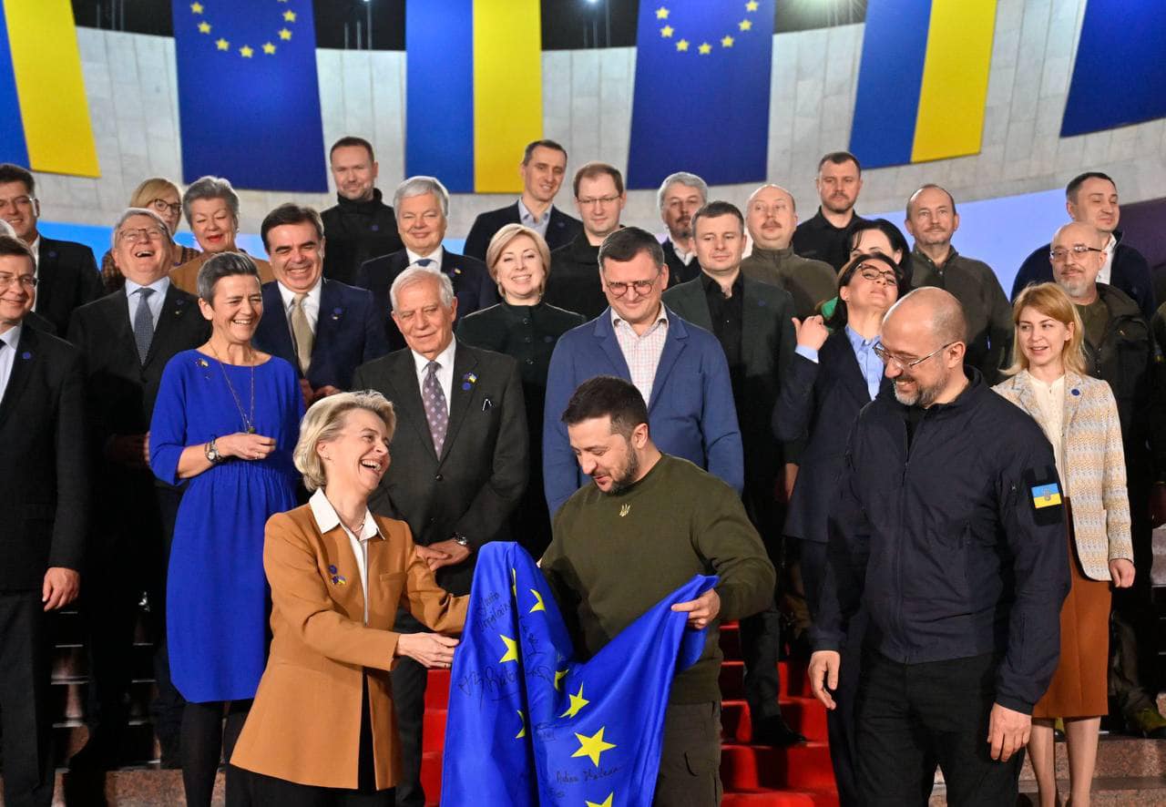 Ucraina este o adevărată sursă de inspirație pentru Europa (Ursula von der Leyen, șefa C.E.) – Cerul, Codrul și Pârăul